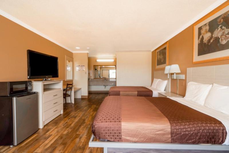 River Valley Motor Inn Ла Грейндж Екстериор снимка